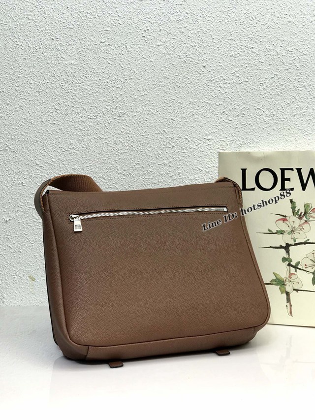 Loewe專櫃經典款男士郵差包牛皮挎包 羅意威最新限量男士腰包 型號11360 lyw1099